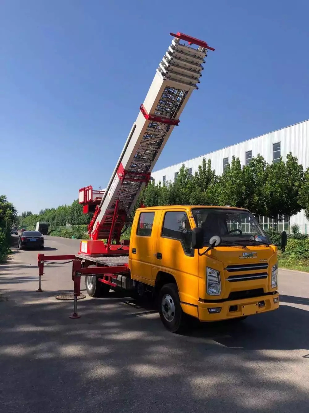 峨边附近的云梯车出租服务：轻松解决高空作业需求